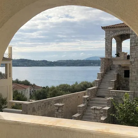 Kyma Arch House